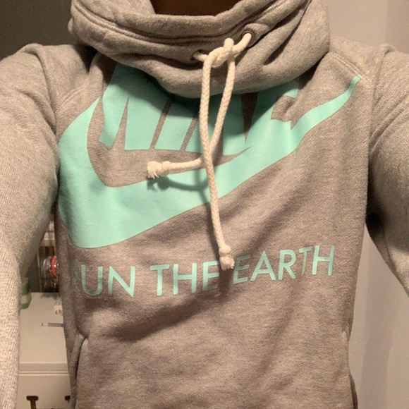 nike run the earth